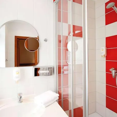 Vienna House Easy * روستوك